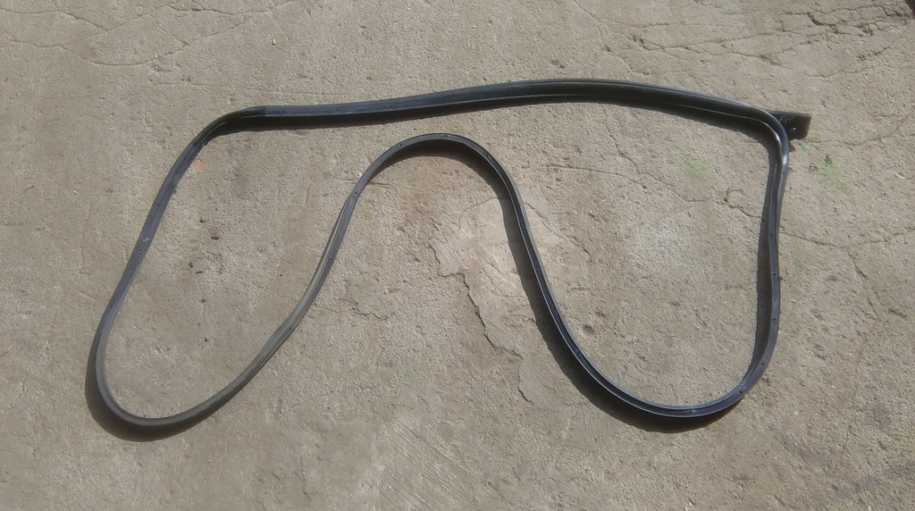 фото №1, Toyota yaris ii прокладка дверь правая передняя