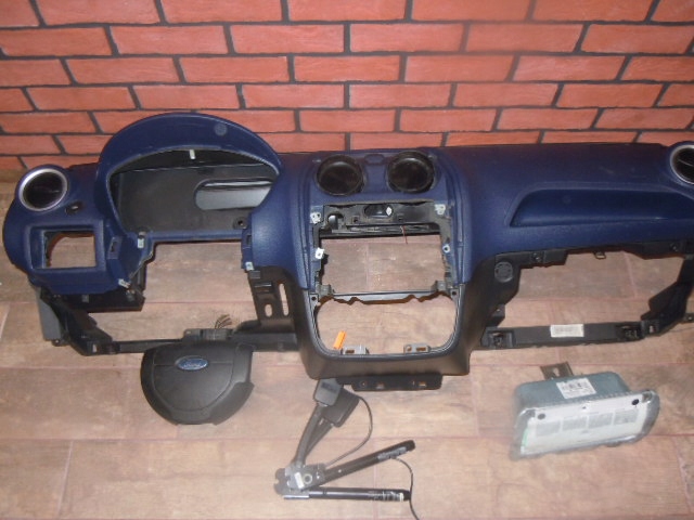 фото №1, Ford fiesta mk6 консоль