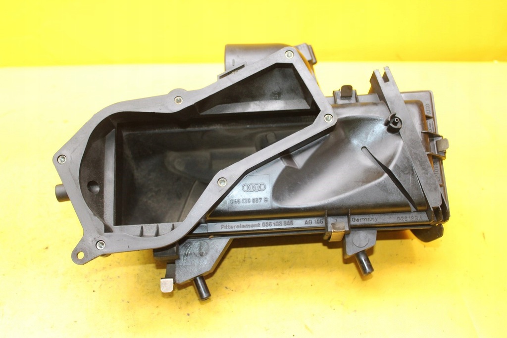 фото №5, Корпус фильтра воздуха audi b4 2.0b 048133837b