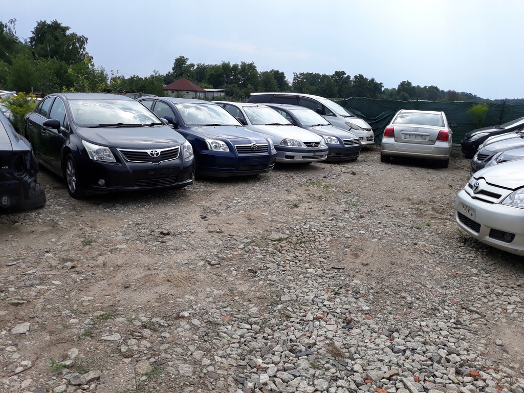 фото №12, Toyota avensis t27 kombi kompletny задняя бампер крышка багажника лампа четверть pas