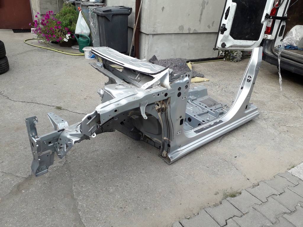 фото №1, Четверть лонжерон порог megane iv 16-