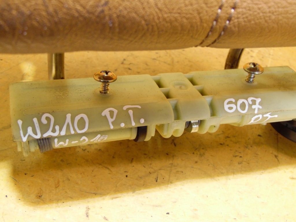 фото №6, Підголівник правий задня пневматичний mercedes w210