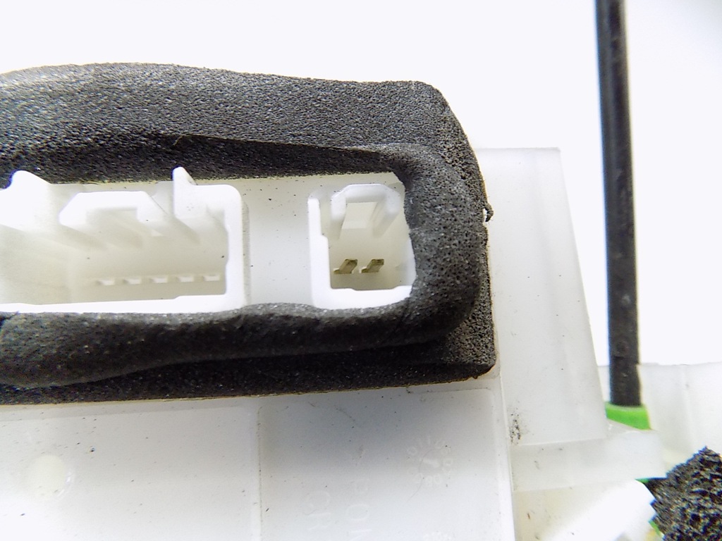 фото №10, Замок правый задняя 2контакты subaru impreza iii gh 07-13