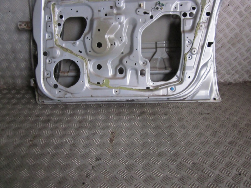 фото №4, Дверь правый перед nissan primera p11 98-02r