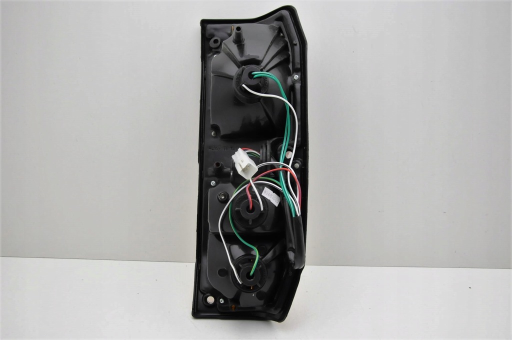 фото №3, Toyota land cruiser lt75 lt79 rj77 лампа задняя левая