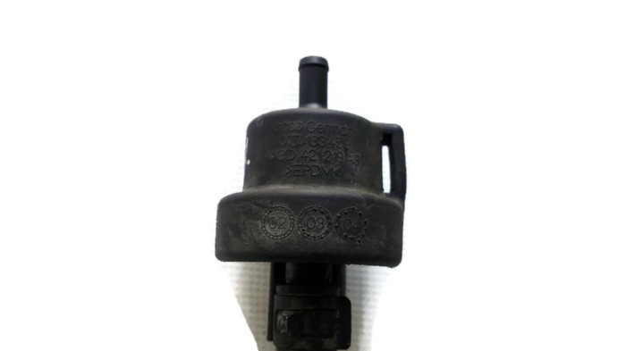 фото №11, Audi a8 6,0 клапани вакууму 077133459 комплект