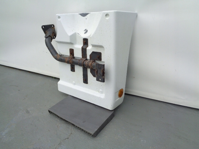 Mercedes axor крыло подкрылок левая правое Недорого