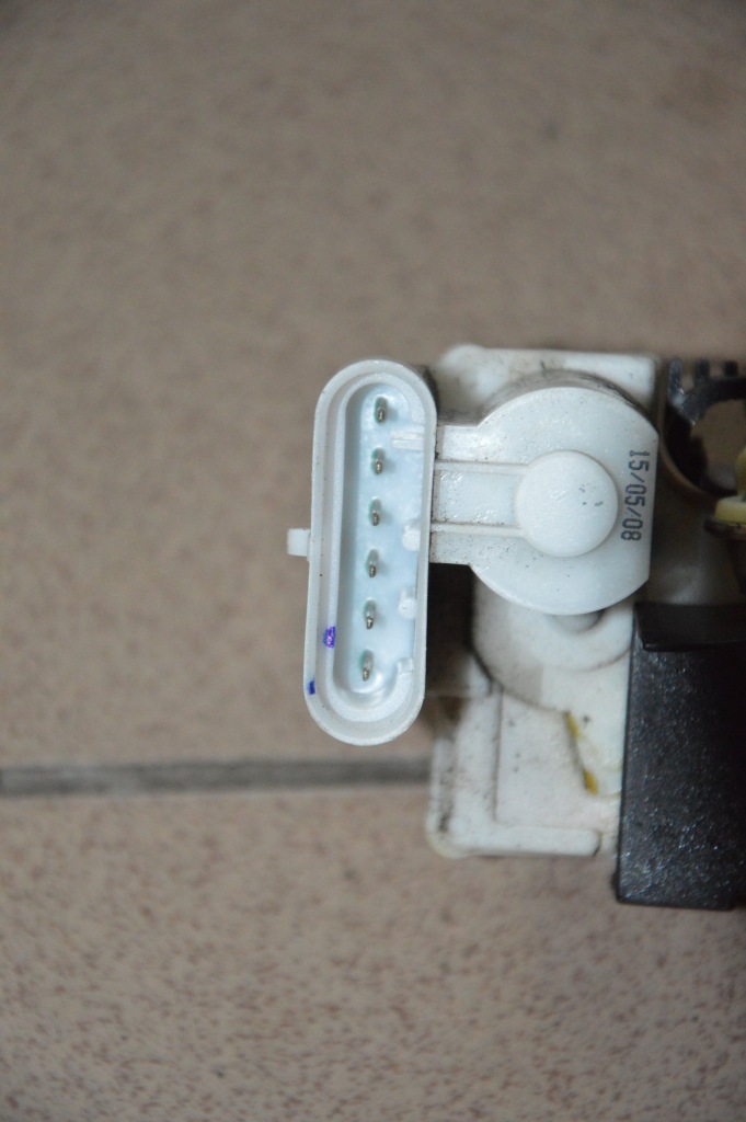 фото №3, Замок дверь левый перед alfa romeo 147 3d 6pin