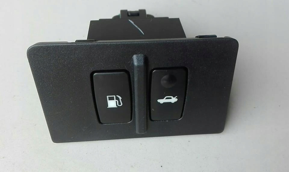 фото №1, Lexus is 220 відкривання кришка заливної i багажника