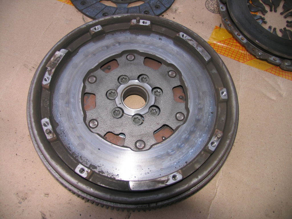 фото №5, Комплект зчеплення маховик з двома масами 302057505r 302052316r luk
