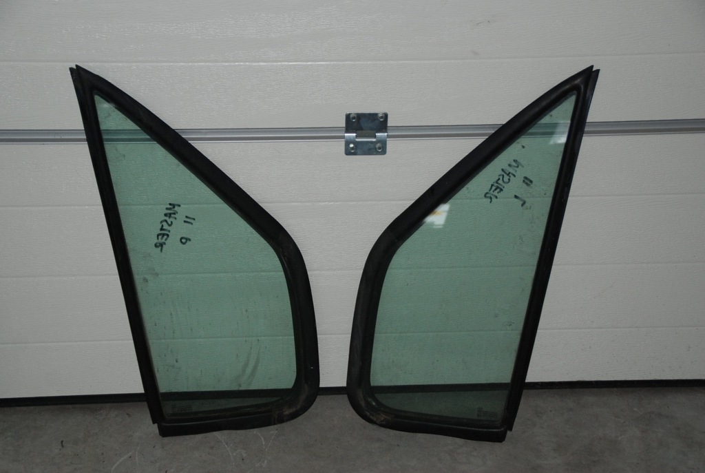 фото №1, Master ii 03/10 стекло перед левая правая треугольник