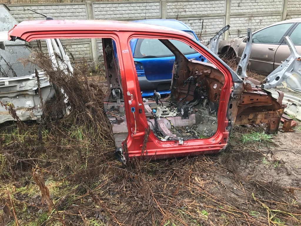 фото №1, Suzuki swift mk7 2011- 2017ćwiartka правая перед