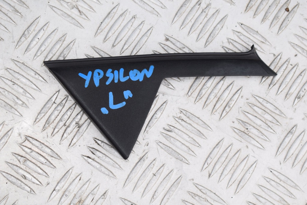 фото №1, Трикутник заглушка крила лівий задня ypsilon ii 2014