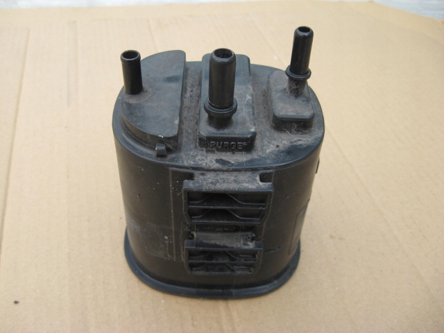 фото №1, Mazda 2 07-14 1.4b фильтр угольный 8v51-9d653