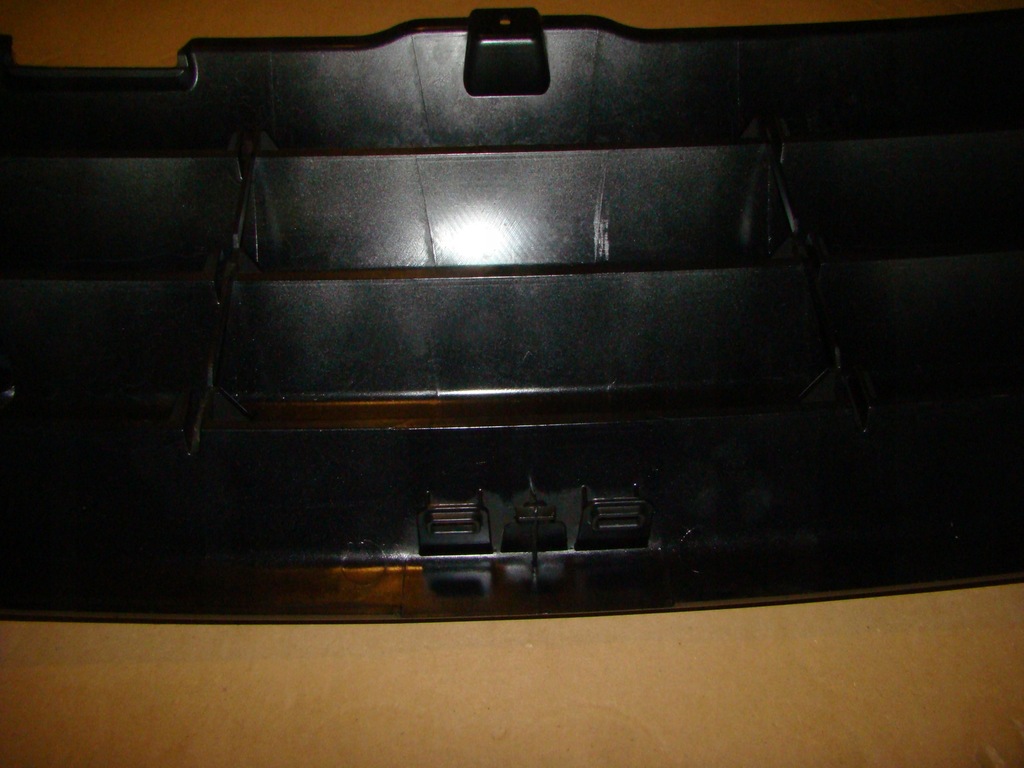 фото №8, Land rover discovery 3 04-09r. решётка радиатора решётка радиатора g007