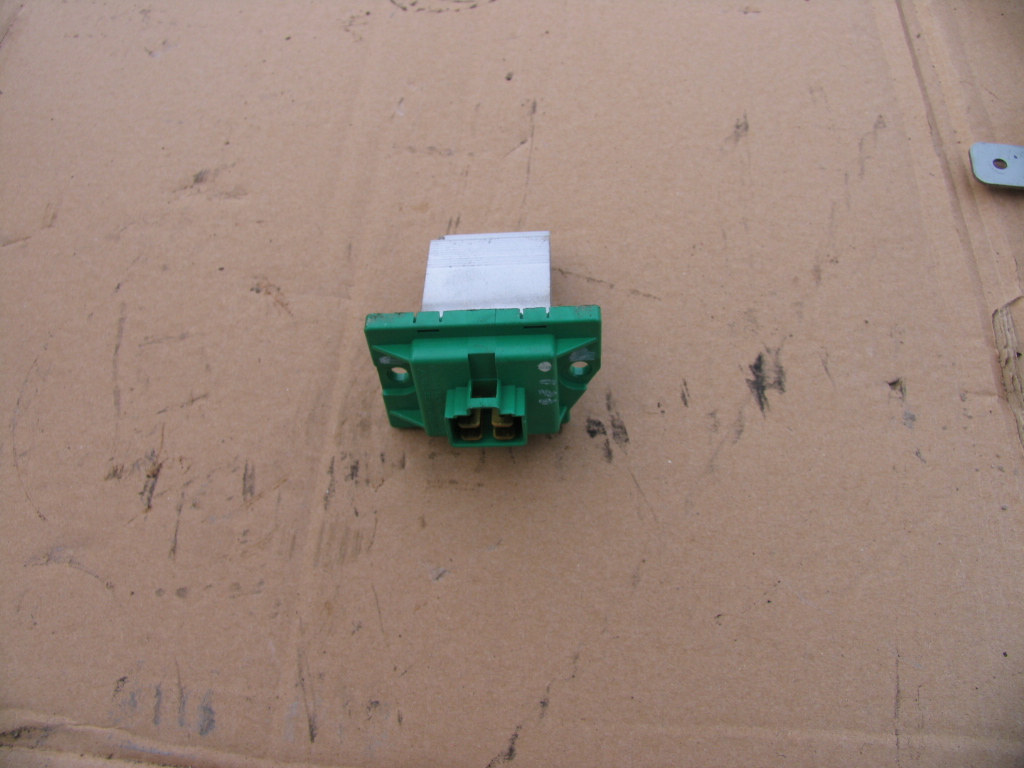 фото №1, Hyundai ix35 резистор резистор отопителя