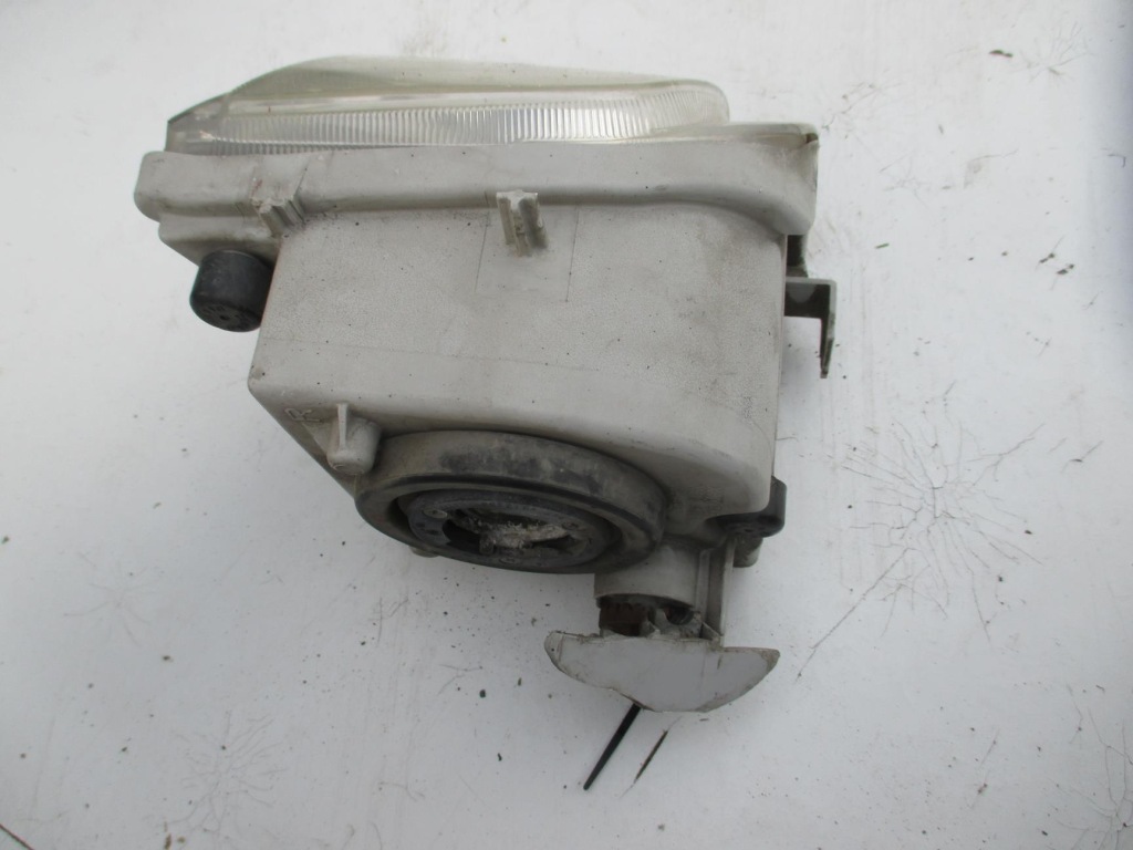 Lexus is ii 06- протитуманна фара перед правий передній w Оригінал