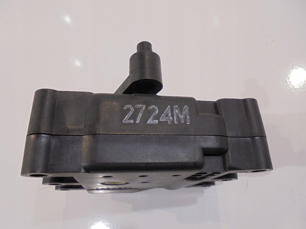 фото №4, Моторчик кришка обдув mazda 6 i 2724m